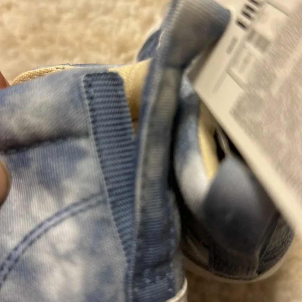 NWT Baby Gap Gender Neutral Blue & White Tie Dyed High Top Sneakers